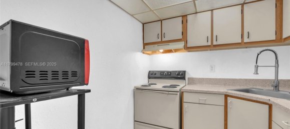 1 chambre propriété commerciale à vendre à Miami, Miami-Dade, Florida, USA № 614651 14