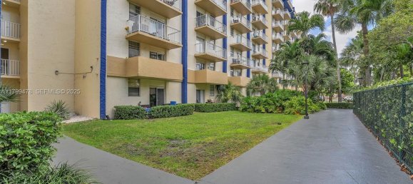1 chambre propriété commerciale à vendre à Miami, Miami-Dade, Florida, USA № 614651 5