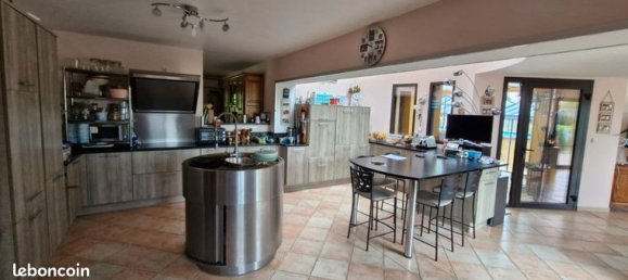 5 bedrooms House in Seine-Maritime, France No. 311966 4