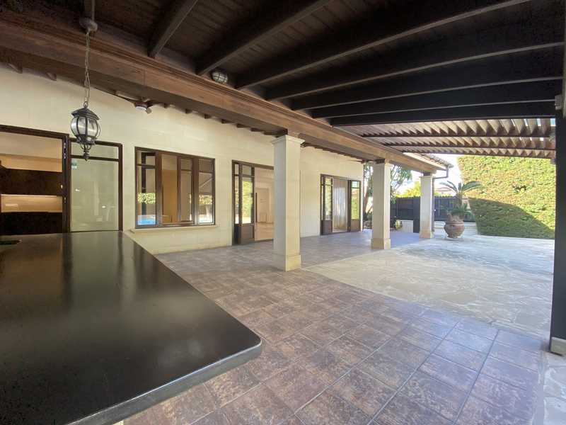 8 chambres Propriété commerciale à Limassol, Cyprus No. 18421