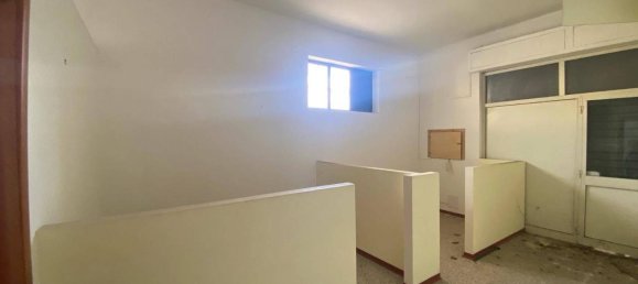 Дом с 4 комнатами в Ламеция Терме, Италия № 143857 24