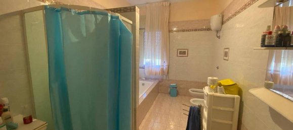 Дом с 4 комнатами в Ламеция Терме, Италия № 143857 18