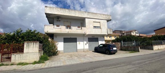 Дом с 4 комнатами в Ламеция Терме, Италия № 143857 2