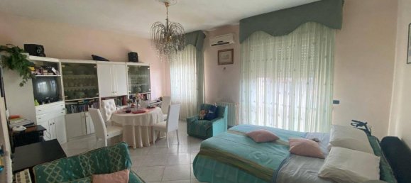 Дом с 4 комнатами в Ламеция Терме, Италия № 143857 14