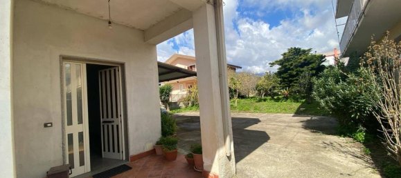 Дом с 4 комнатами в Ламеция Терме, Италия № 143857 4