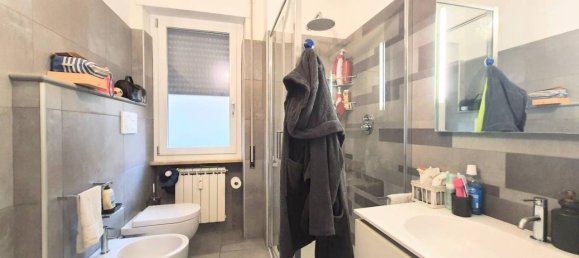 5 rooms Apartment in Rome, Italy No. 30600 15