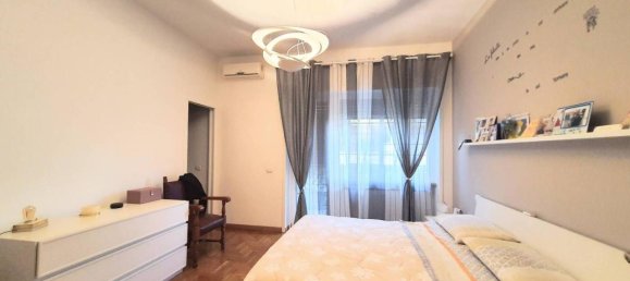 5 rooms Apartment in Rome, Italy No. 30600 7