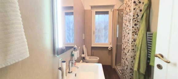 5 rooms Apartment in Rome, Italy No. 30600 16