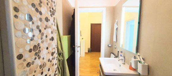 5 rooms Apartment in Rome, Italy No. 30600 17