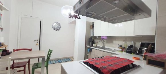 5 rooms Apartment in Rome, Italy No. 30600 6