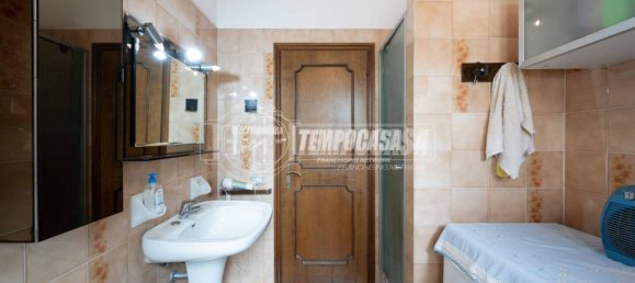 3 Schlafzimmer Wohnung in Vignola, Italy, Nr. 379668 9