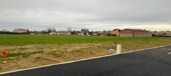 769m² Land in Verdun-sur-Garonne, France No. 303334 3