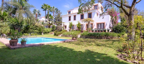 5 bedrooms Villa in Nueva Andalucia, Spain No. 4780 2