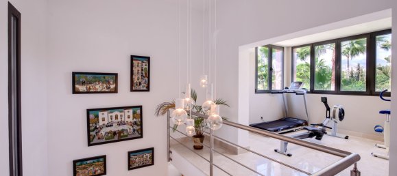 5 bedrooms Villa in Nueva Andalucia, Spain No. 4780 14