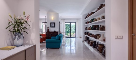 5 bedrooms Villa in Nueva Andalucia, Spain No. 4780 5