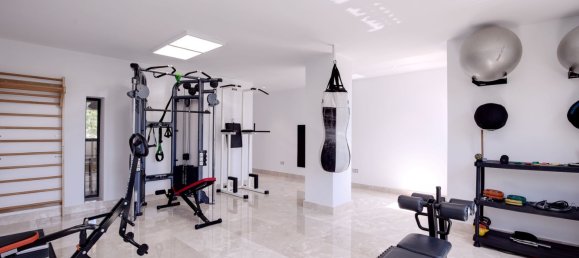 5 bedrooms Villa in Nueva Andalucia, Spain No. 4780 30