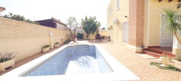 Casa de 4 dormitorios en Dehesa De Campoamor, Spain No. 188402 17