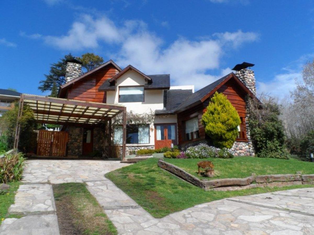 3 bedrooms House in General Pueyrredon, Argentina No. 55228