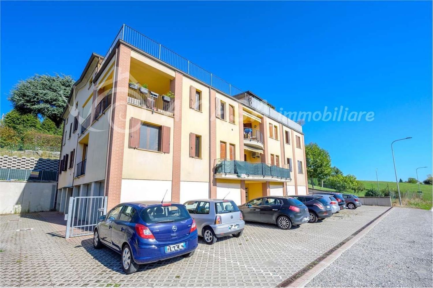 2 bedrooms Apartment in Medesano, Italy No. 403412