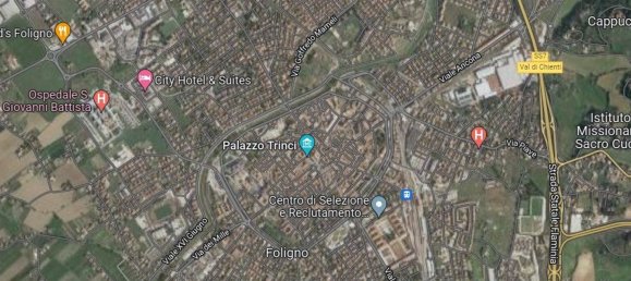 Квартира с 4 комнатами в Фолиньо, Италия № 44050 9