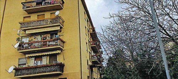 Квартира с 4 комнатами в Фолиньо, Италия № 44050 3