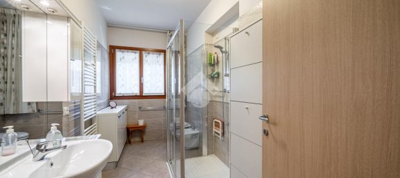 5 bedrooms Villa in Verona, Italy No. 361662 6