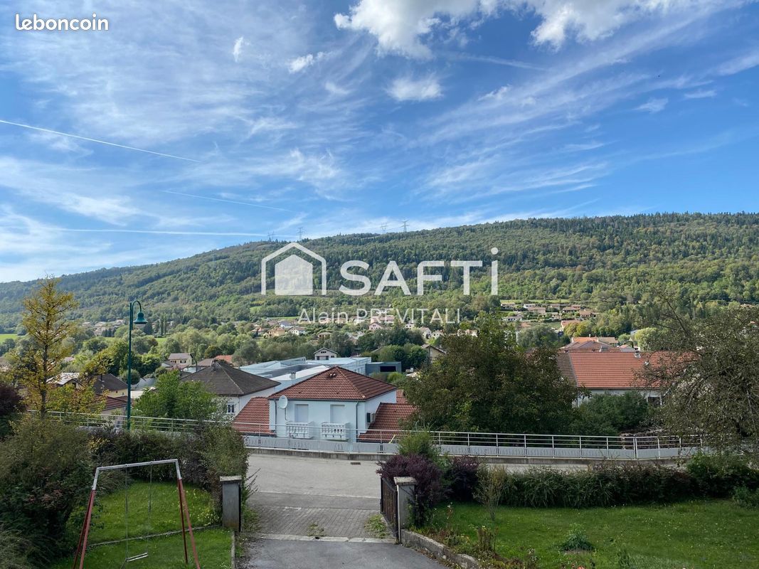 5 bedrooms House in Martignat, France No. 263087