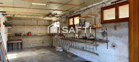 5 bedrooms House in Martignat, France No. 263087 10