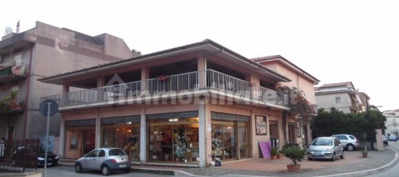 Propiedad comercial de 2 habitaciónes en Fondi, Italy No. 32629 2