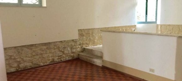 Propiedad comercial de 2 habitaciónes en Fondi, Italy No. 32629 11