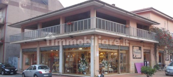 Propiedad comercial de 2 habitaciónes en Fondi, Italy No. 32629 13