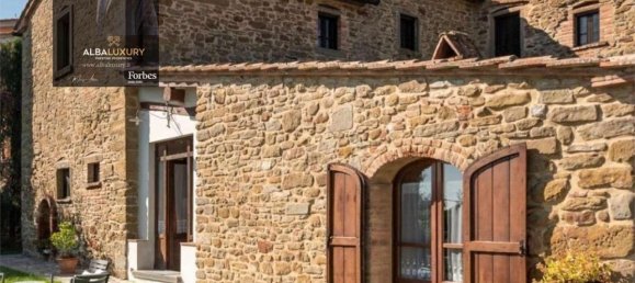 5 bedrooms Villa in Cortona, Italy No. 528 3