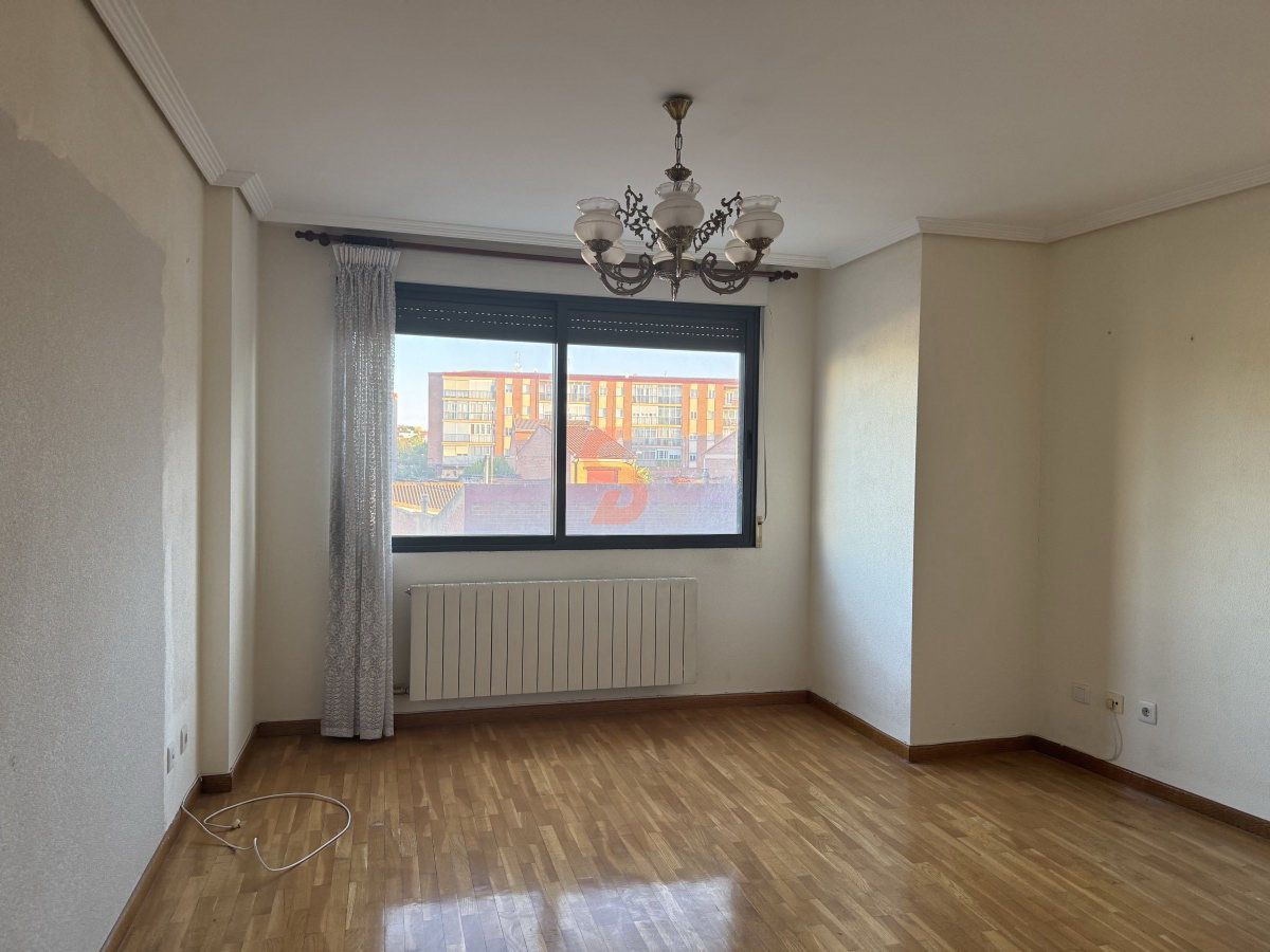 2 bedrooms Apartment in Valladolid, Spain No. 191045