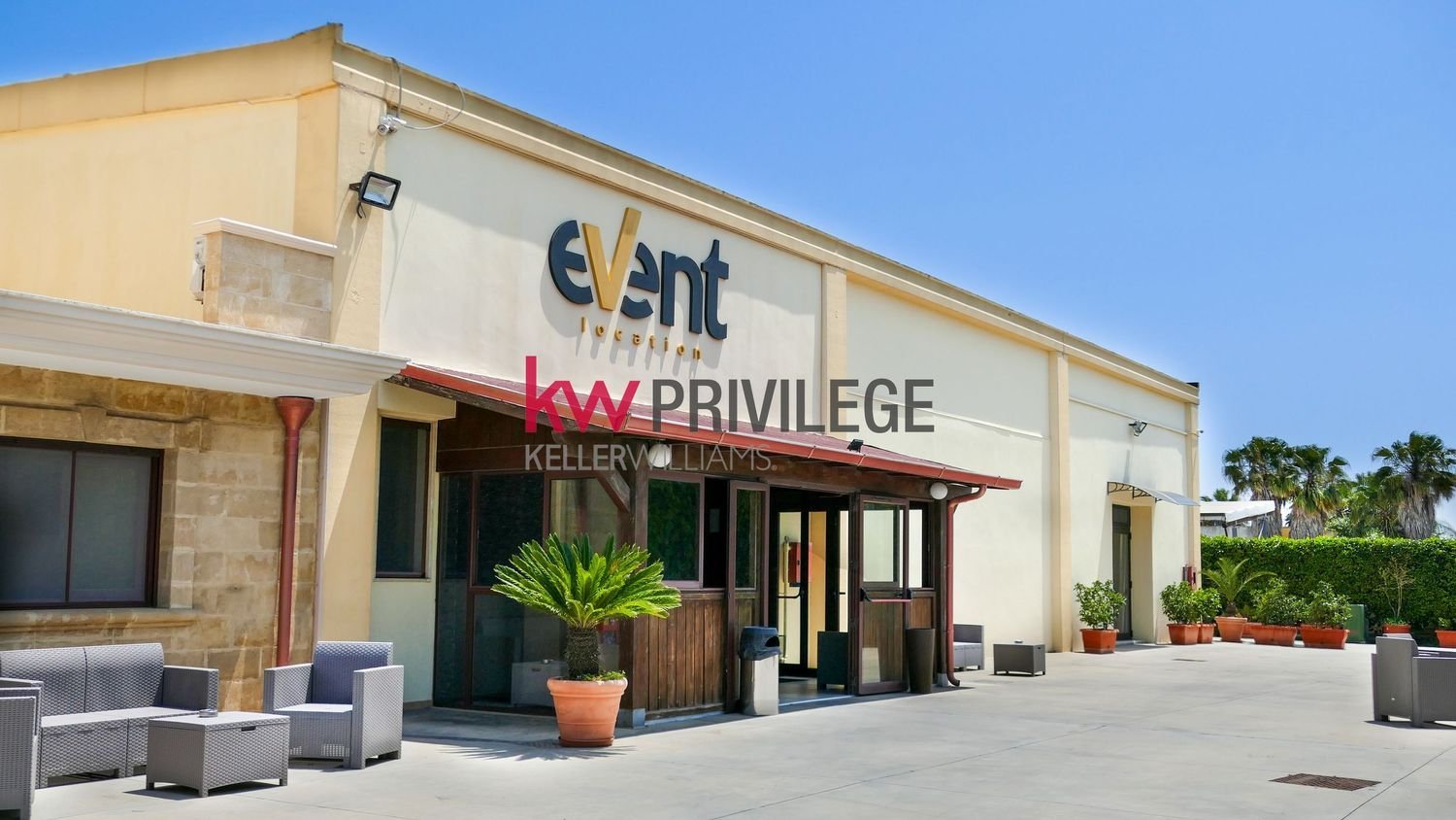 Propiedad comercial en Mesagne, Italy 738 m² No. 299477