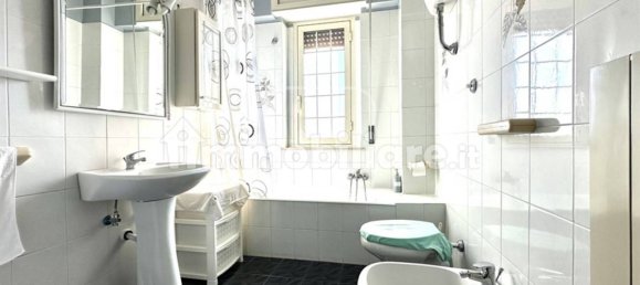 3 bedrooms Apartment in Rome, Italy No. 46723 33