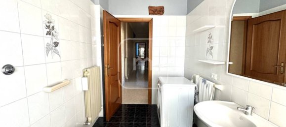 3 bedrooms Apartment in Rome, Italy No. 46723 18