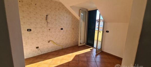 7 rooms Apartment in Giugliano in Campania, Italy No. 307655 2