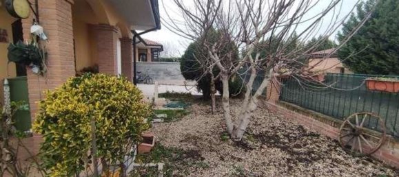 Villa de 6 habitaciónes en Roncaro, Italy No. 3379 2