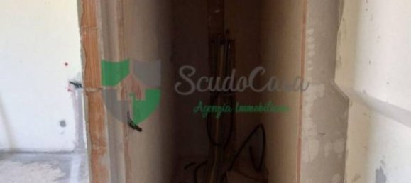 2 bedrooms Apartment in Florence, Italy No. 181806 2