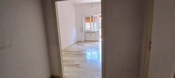 3 rooms Apartment in Rome, Italy No. 278815 2