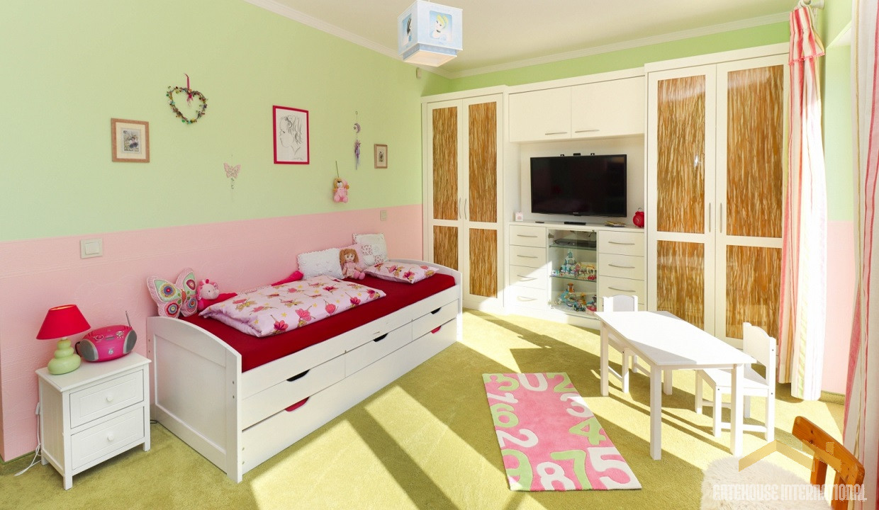 4 غرف نوم فيلا في Guia, Portugal رقم 251674