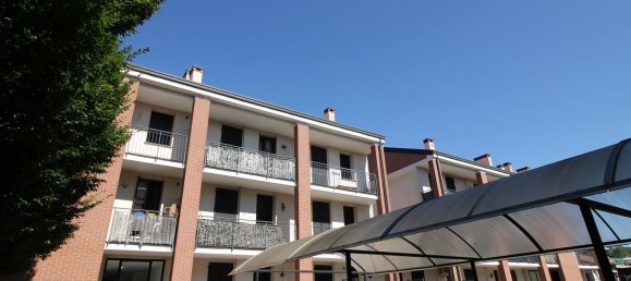 Apartamento de 2 habitaciónes en Cardano al Campo, Italy No. 334182 4