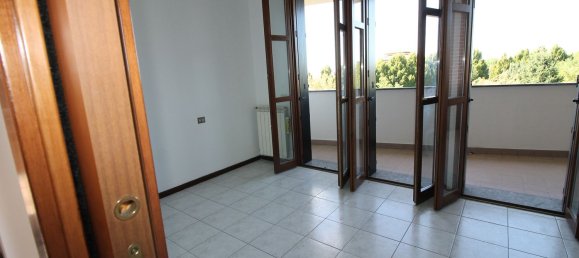 Apartamento de 2 habitaciónes en Cardano al Campo, Italy No. 334182 15