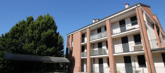 Apartamento de 2 habitaciónes en Cardano al Campo, Italy No. 334182 3