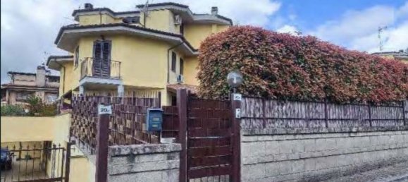 4 rooms Apartment in Lariano, Italy No. 190520 2