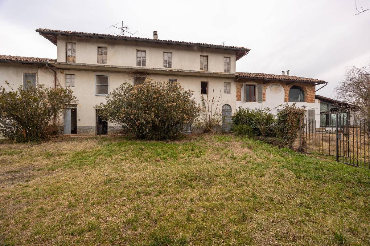 13 bedrooms House in San Damiano d'Asti, Italy No. 279745