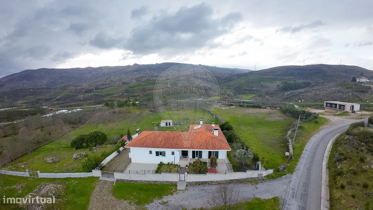 4 غرف نوم منزل في Vila Real, Portugal رقم 14262