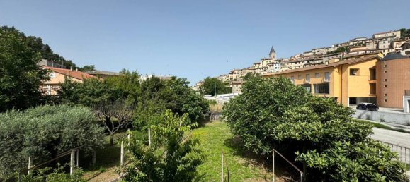 3 Schlafzimmer Villa in Gualdo Tadino, Italy, Nr. 63960 13