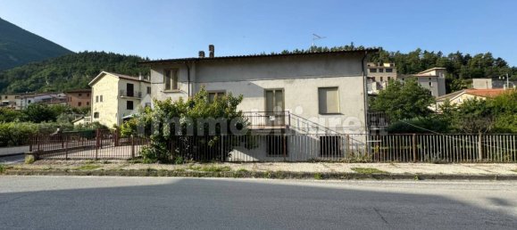 3 Schlafzimmer Villa in Gualdo Tadino, Italy, Nr. 63960 6
