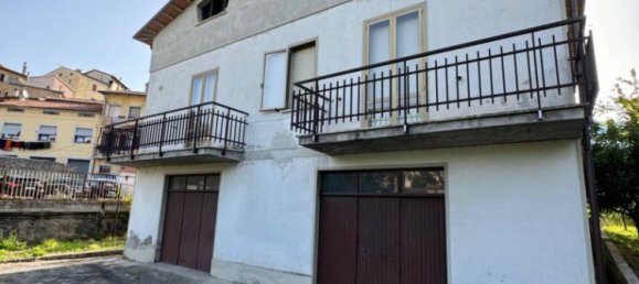 3 Schlafzimmer Villa in Gualdo Tadino, Italy, Nr. 63960 3